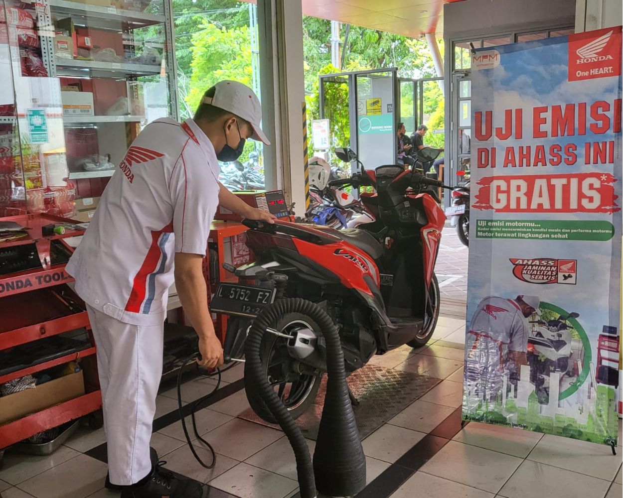 Sudahkah Motor di Cek Emisi? Ini Manfaatnya Untuk Motor dan Laingkungan.